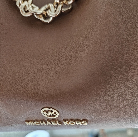 Elegant Brown Tote Bag with Gold Chain - Picture 2 of 6